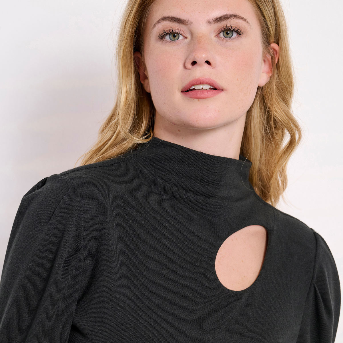 ΜΠΛΟΥΖΑ 3224605BL